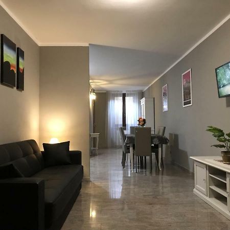 Anfite Apartments Castelletto Peschiera del Garda Bagian luar foto